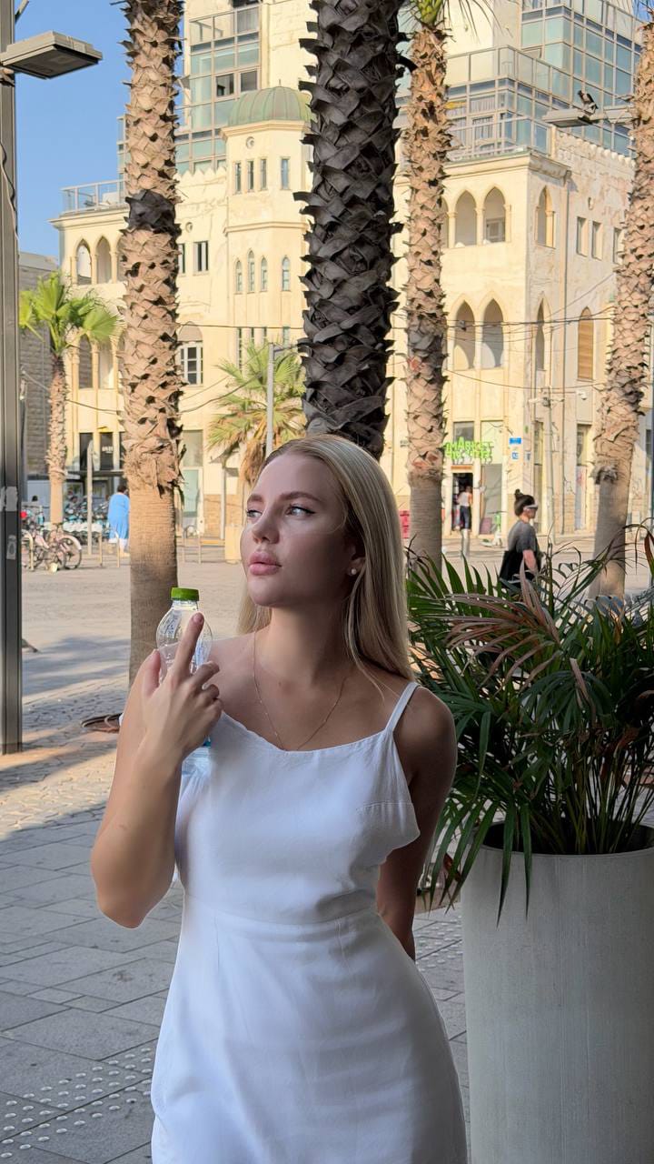 בת 22 בחורה מחול בלונדינית רזה – תל אביב