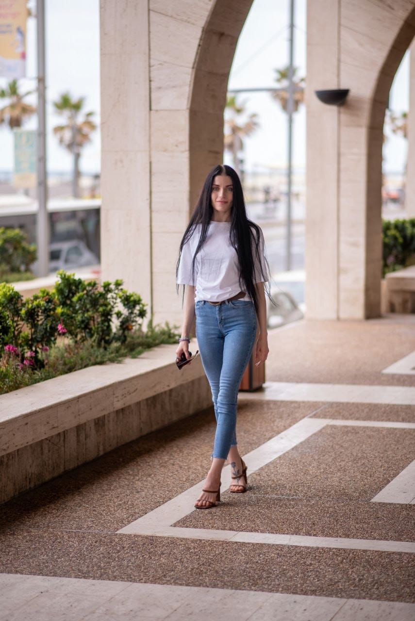 ליזה- תל אביב ברונטית מסאזיסטית מושלמת דוגמנית בת 25