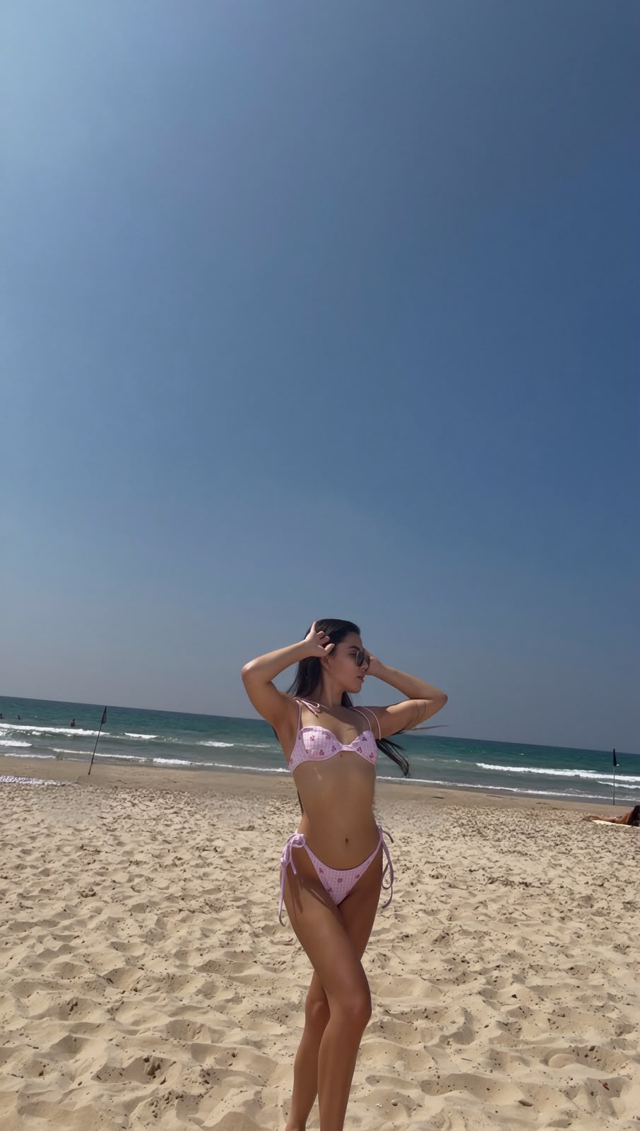 סלנה – בנתניה-תיירת ברזילאית 22 כוסית